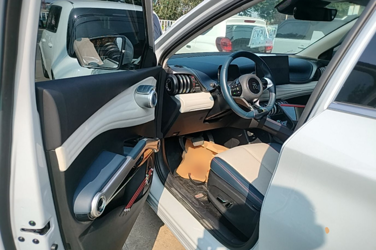 BYD Yuan Plus 2023 car image #16