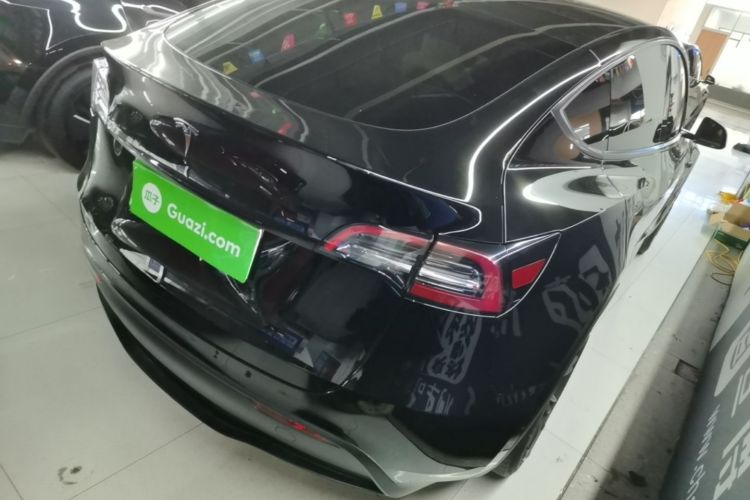 Tesla Model Y 2023 immagine di auto #7