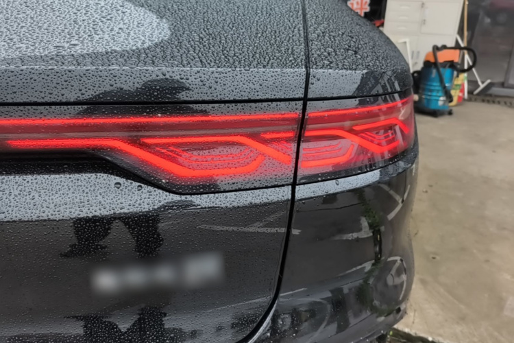 BYD Han 2024 car image #8