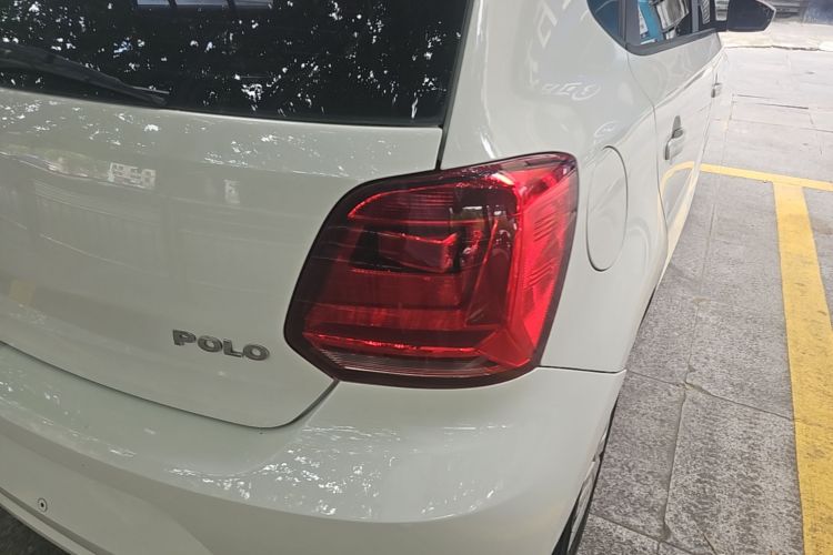 Volkswagen Polo 2017 car image #8