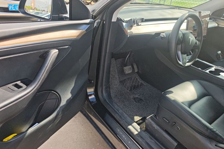 Tesla Model Y 2022 #13 Tesla Model Y 2022 car image #13