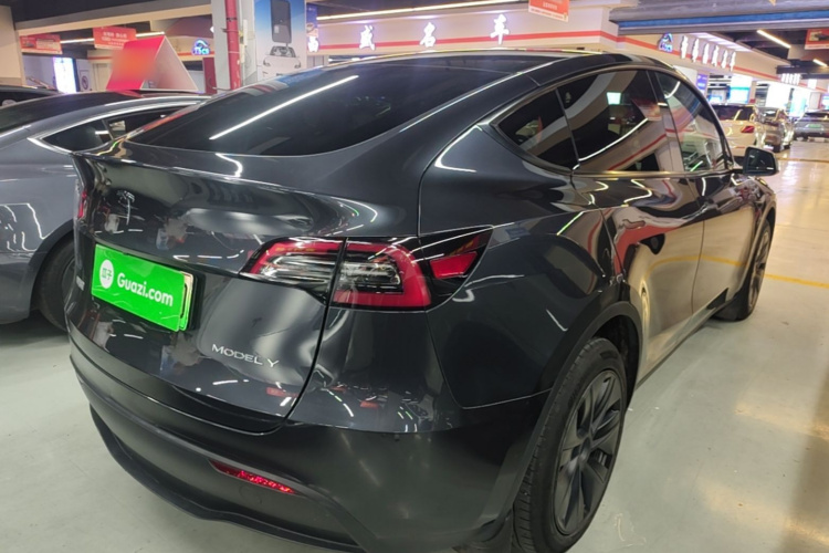 Tesla Model Y 2024 #7 Tesla Model Y 2024 car image #7