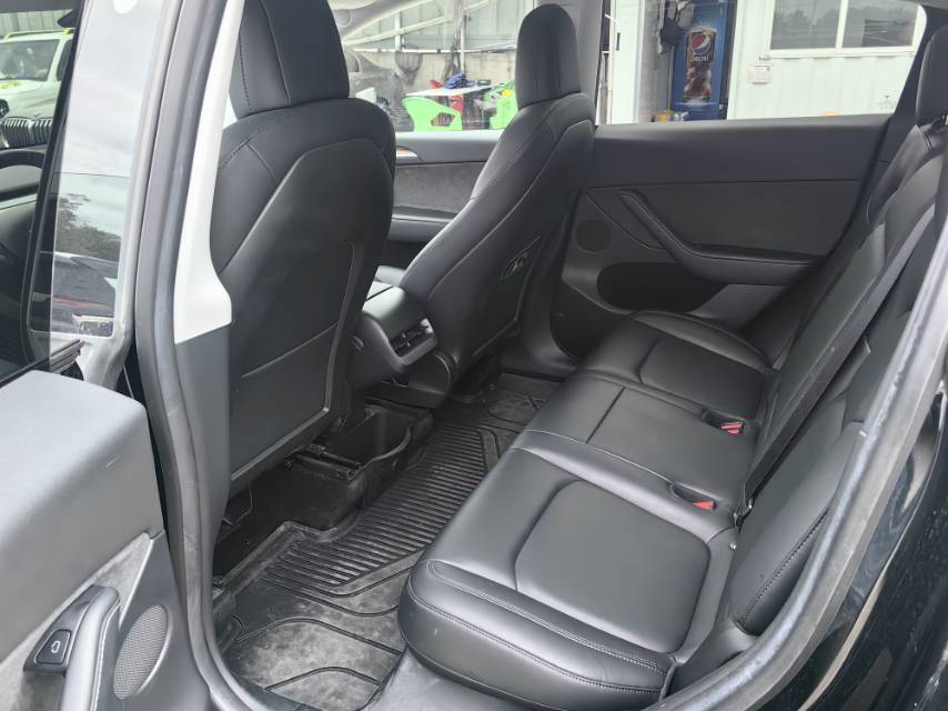 Tesla Model Y 2022 #5 Tesla Model Y 2022 car image #5