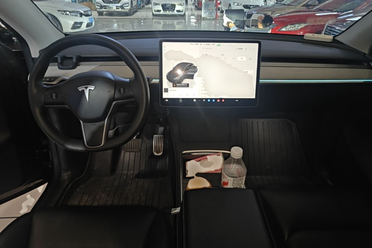 Tesla Model Y 2024 #10 Tesla Model Y 2024 car image #10