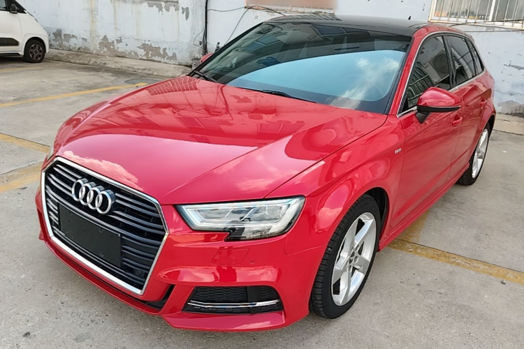 Audi A3 2019 car image #2