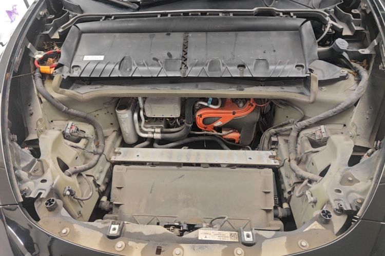 Tesla Model Y 2023 car image #20