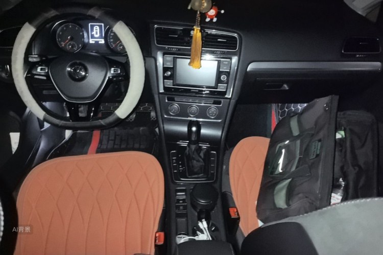 Volkswagen Golf 2018 car image #11