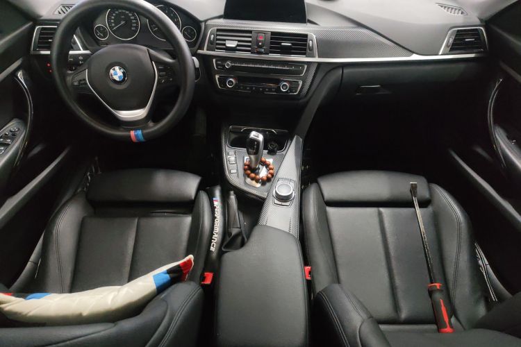 BMW 3 Series GT 2019 imagem de carro #10