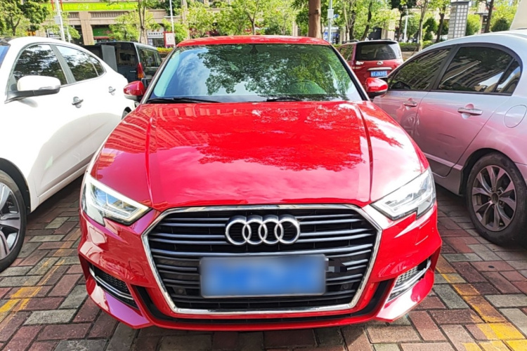 Audi A3 2018 car image #3