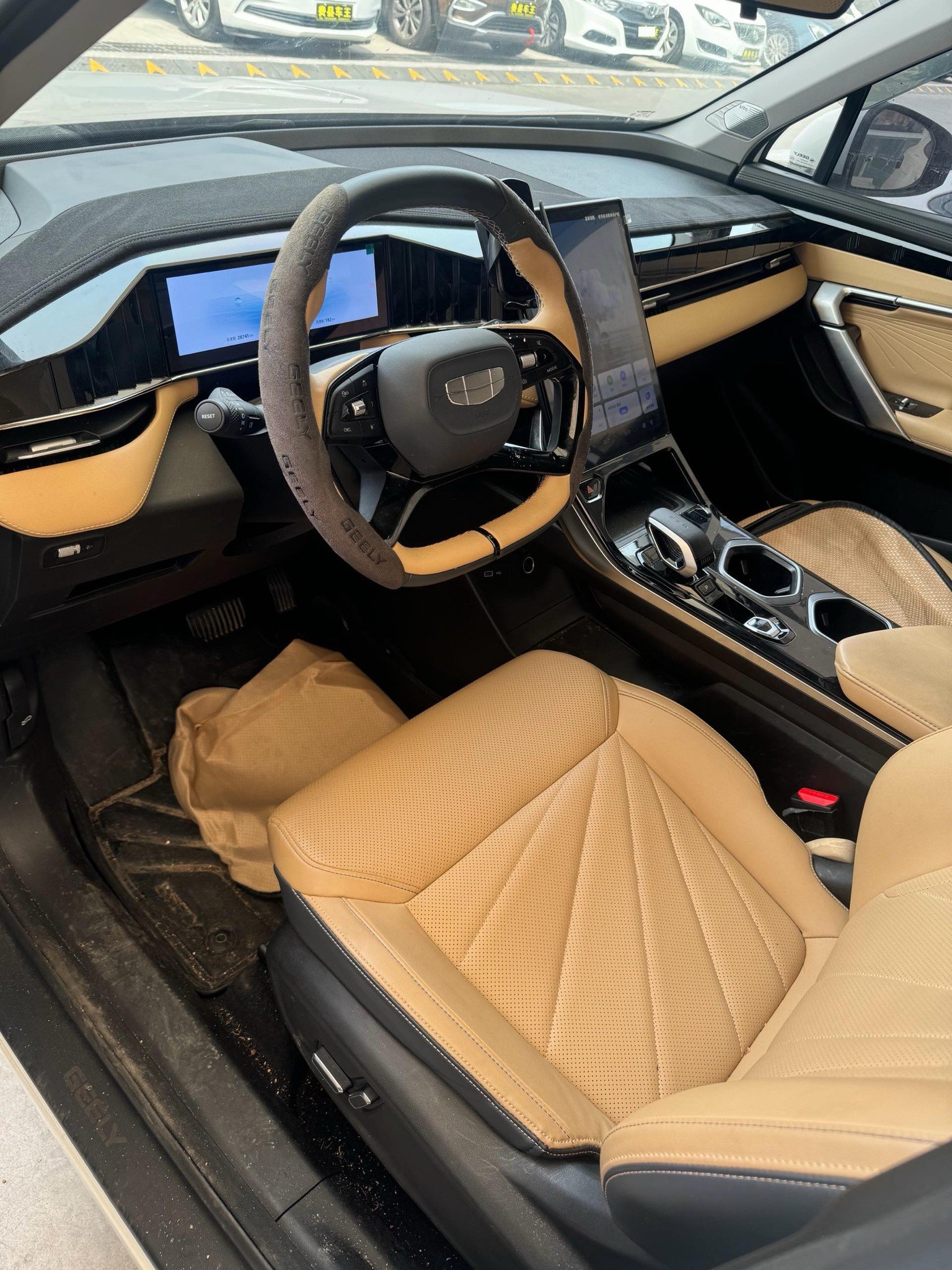 GEELY Boyue L 2023 car image #5