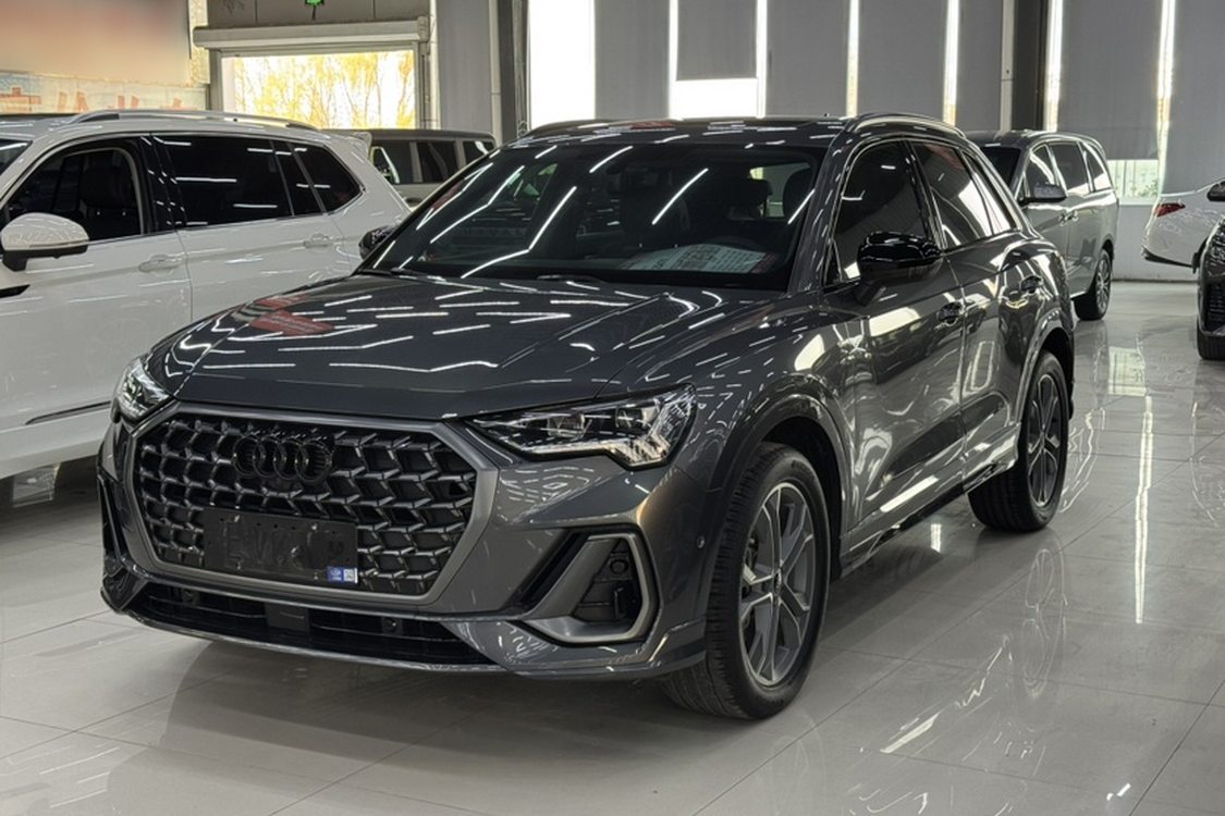Audi Q3 2024 car image 