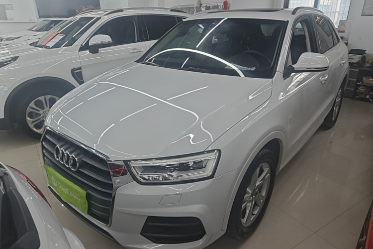 Audi Q3 2019 car image #2