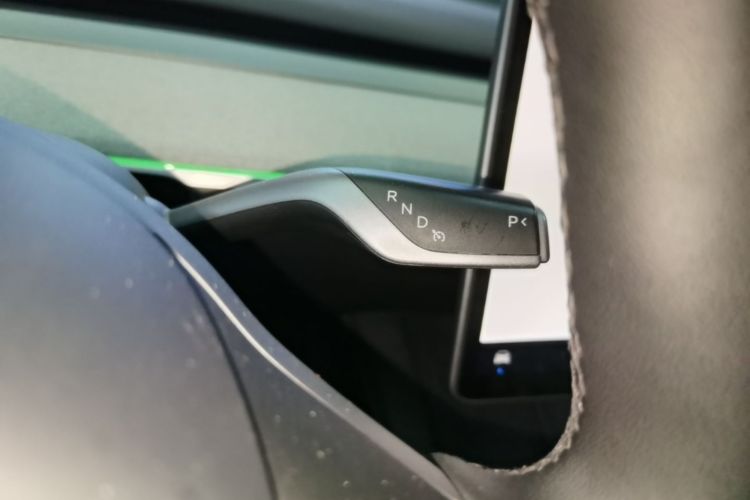 Tesla Model Y 2024 #14 Tesla Model Y 2024 car image #14