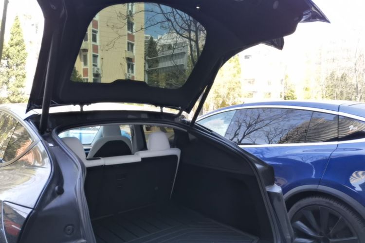 Tesla Model Y 2025 #19 Tesla Model Y 2025 car image #19