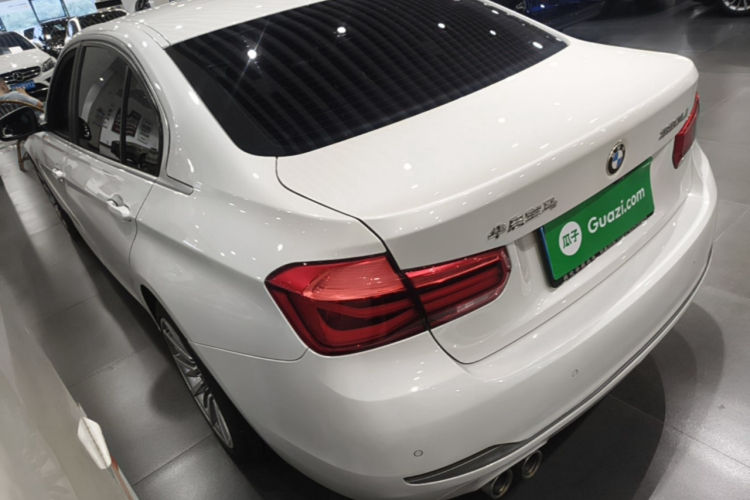 BMW 3 Series 2019 car image #7