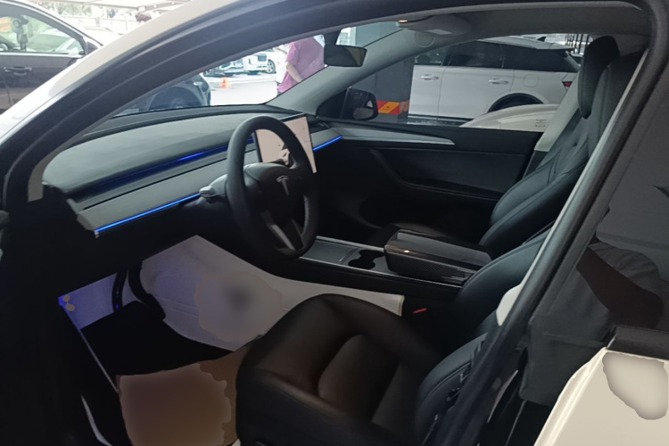 Tesla Model Y 2023 #15 Tesla Model Y 2023 car image #15