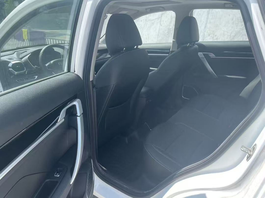 GEELY Coolray 2025 car image #4