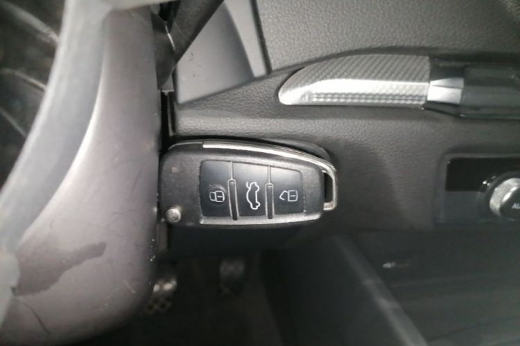 Audi A3 2019 car image #9