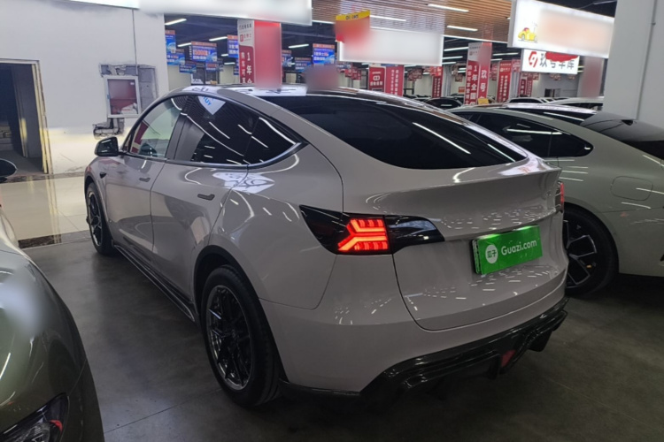 Tesla Model Y 2022 car image #5