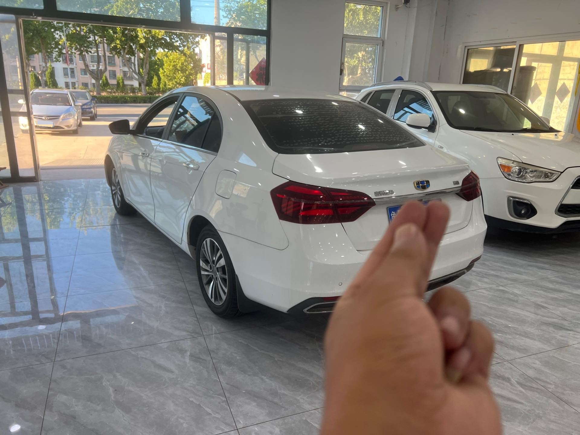 GEELY Emgrand 2018 car image #8