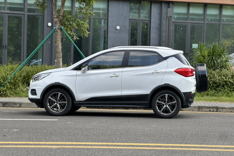 BYD Yuan New Energy 2019 #3 BYD Yuan New Energy 2019 car image #3