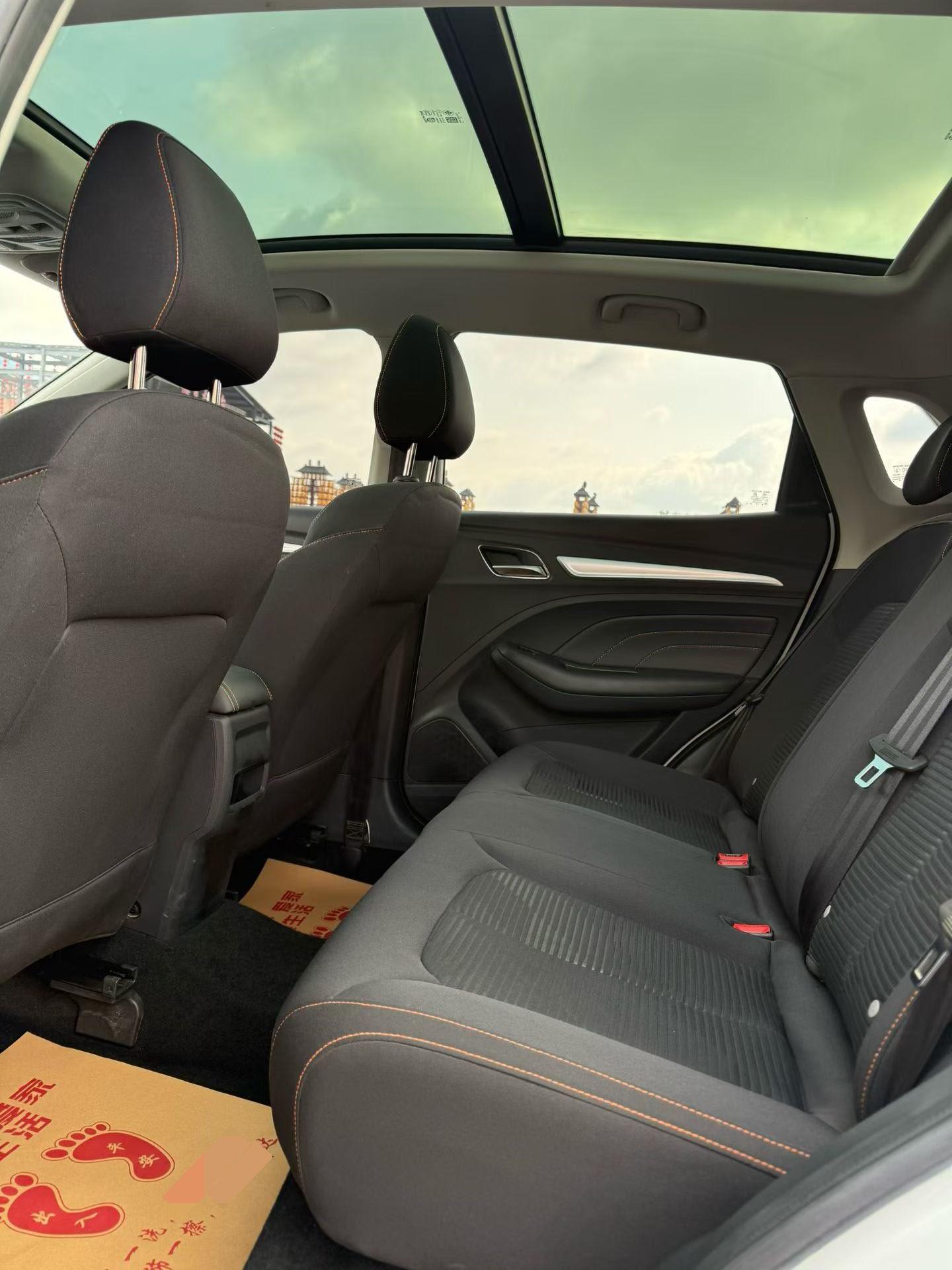 Roewe RX3 2023 изображение автомобиля #8