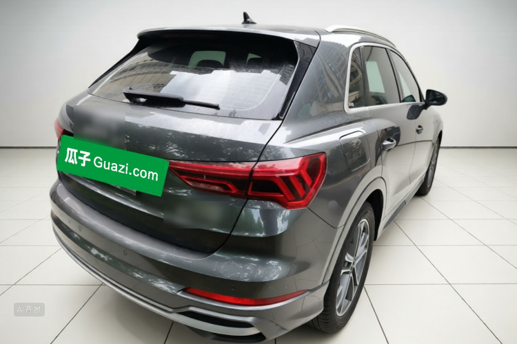 Audi Q3 2022 car image #7