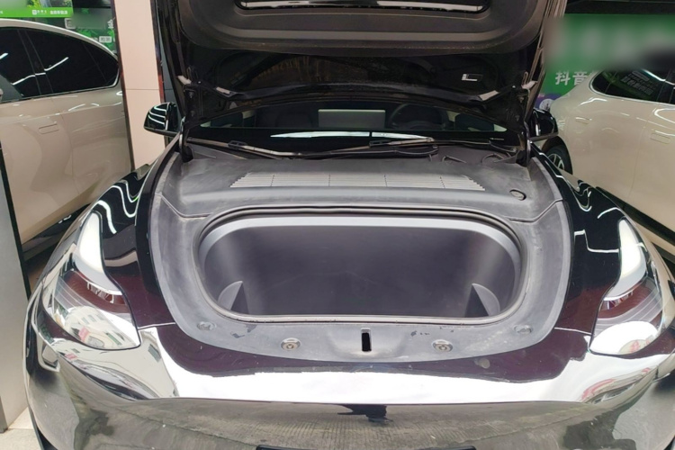 Tesla Model Y 2023 #20 Tesla Model Y 2023 car image #20