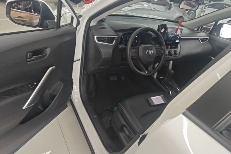 Toyota Corolla Cross 2024 image de voiture #16