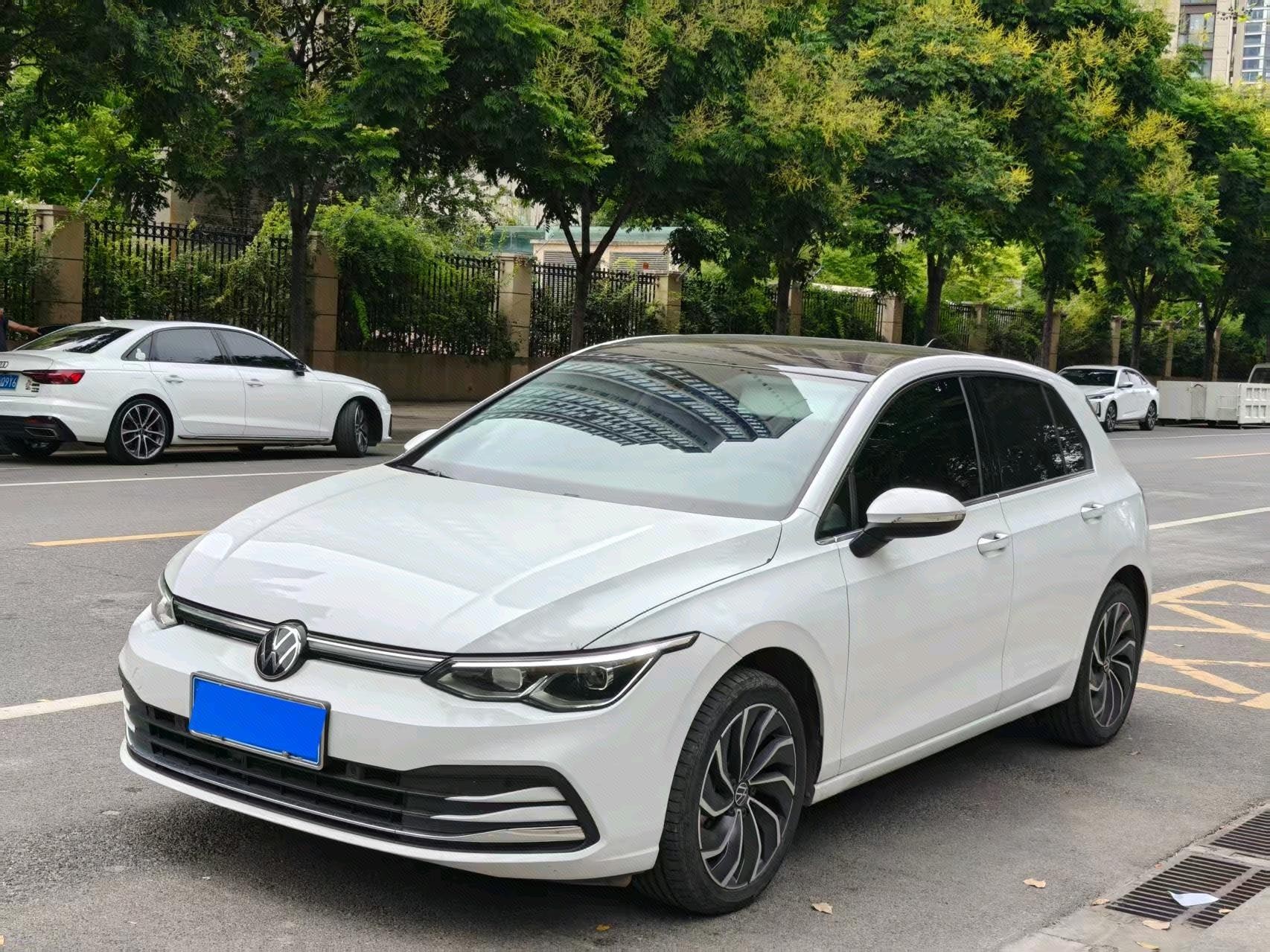 Volkswagen Golf 2022 car image 