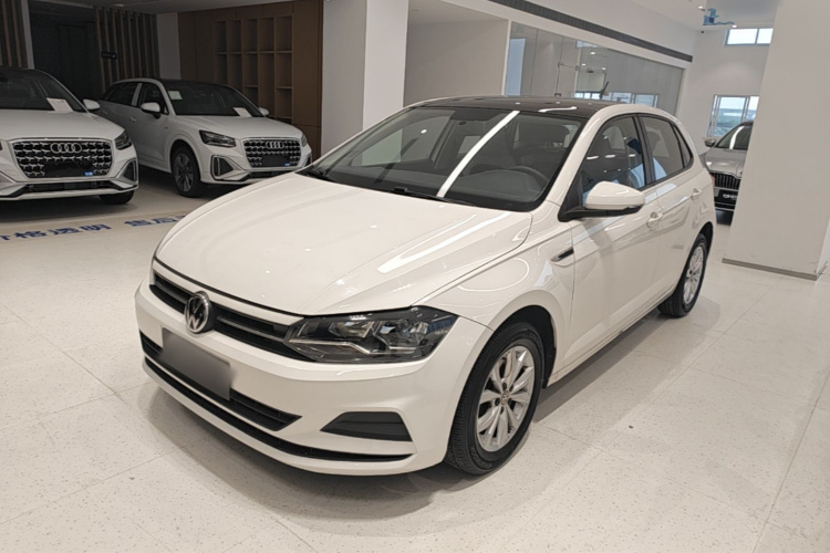 Volkswagen Polo 2020 car image #2