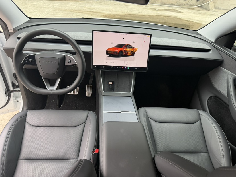 Tesla Model Y 2025 car image #9
