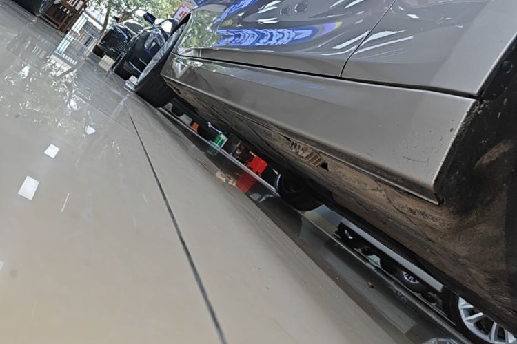 BMW 3 Series 2018 car image #26
