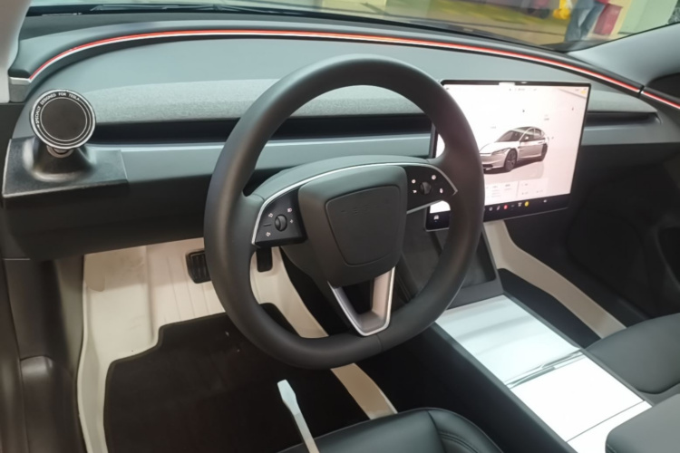 Tesla Model 3 2024 #15 Tesla Model 3 2024 car image #15