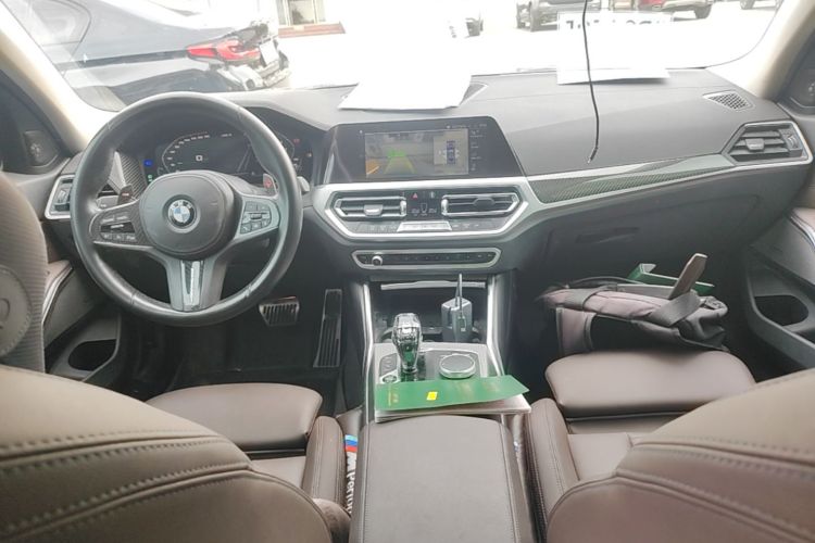 BMW 3 Series 2020 car image #10