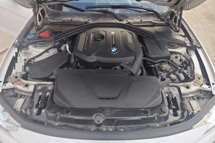 BMW 3 Series 2018 car image #22