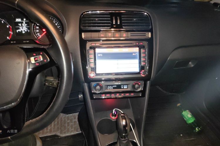 Volkswagen Polo 2016 car image #15