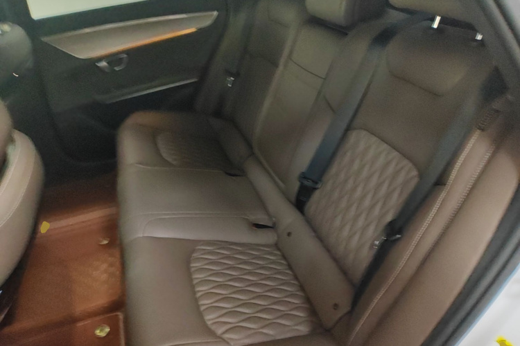 BYD Han 2023 car image #17