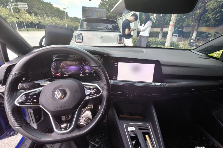 Volkswagen Golf 2022 car image #11