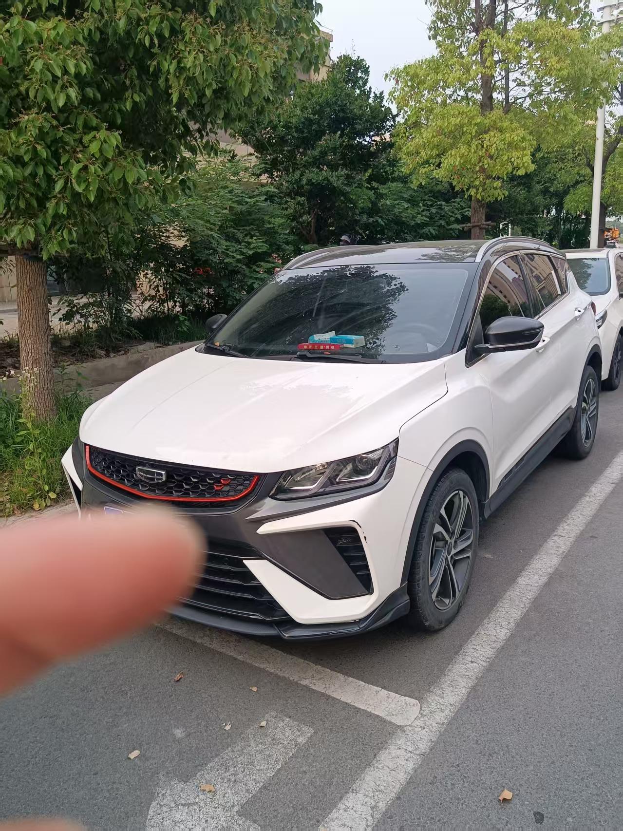 GEELY Coolray 2022 immagine di auto 