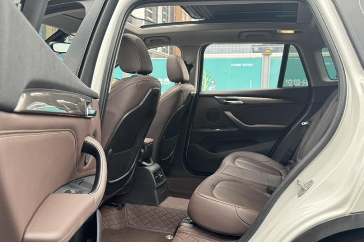 BMW X1 2019 car image #8