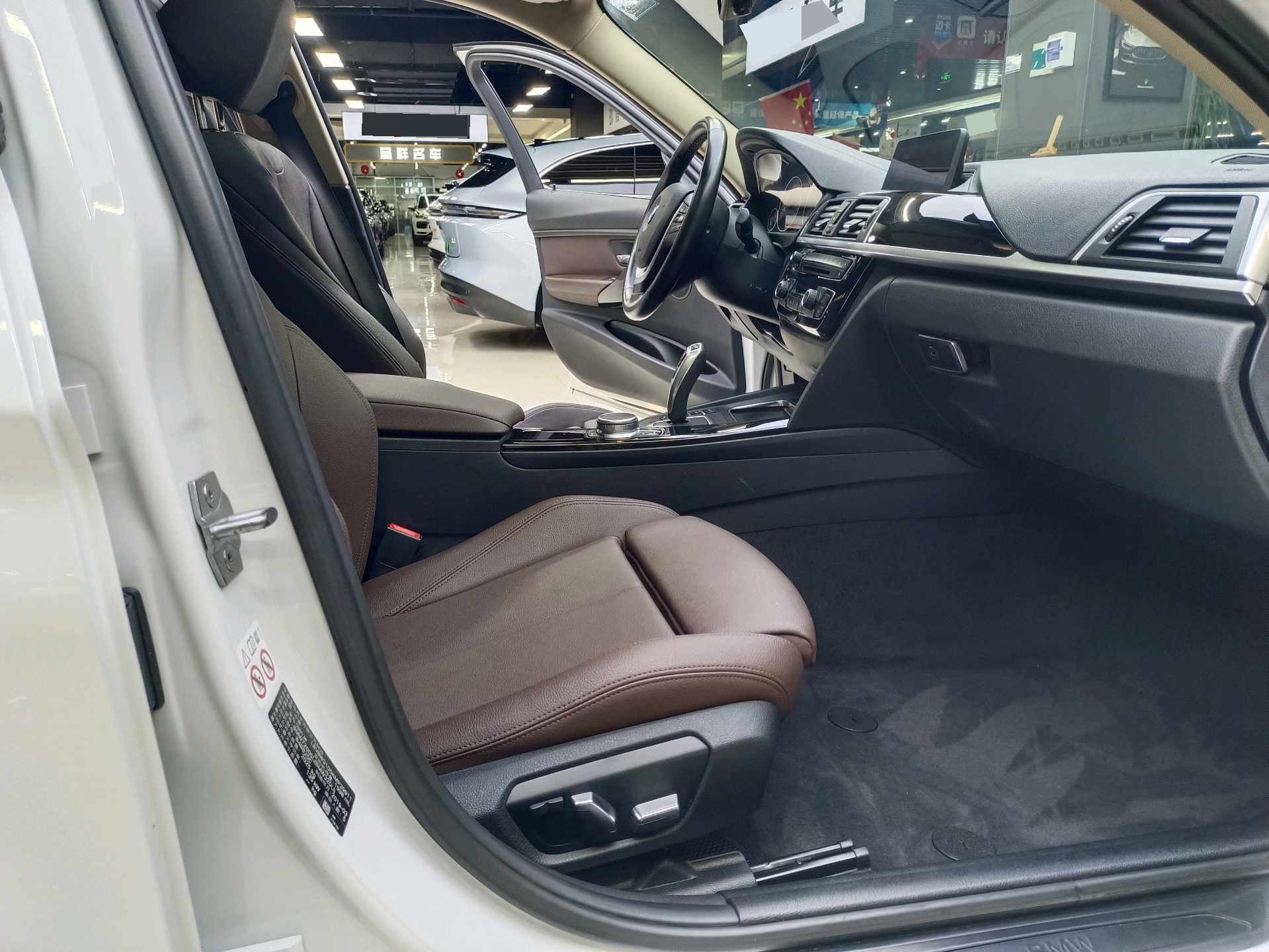 BMW 3 Series 2019 car image #5