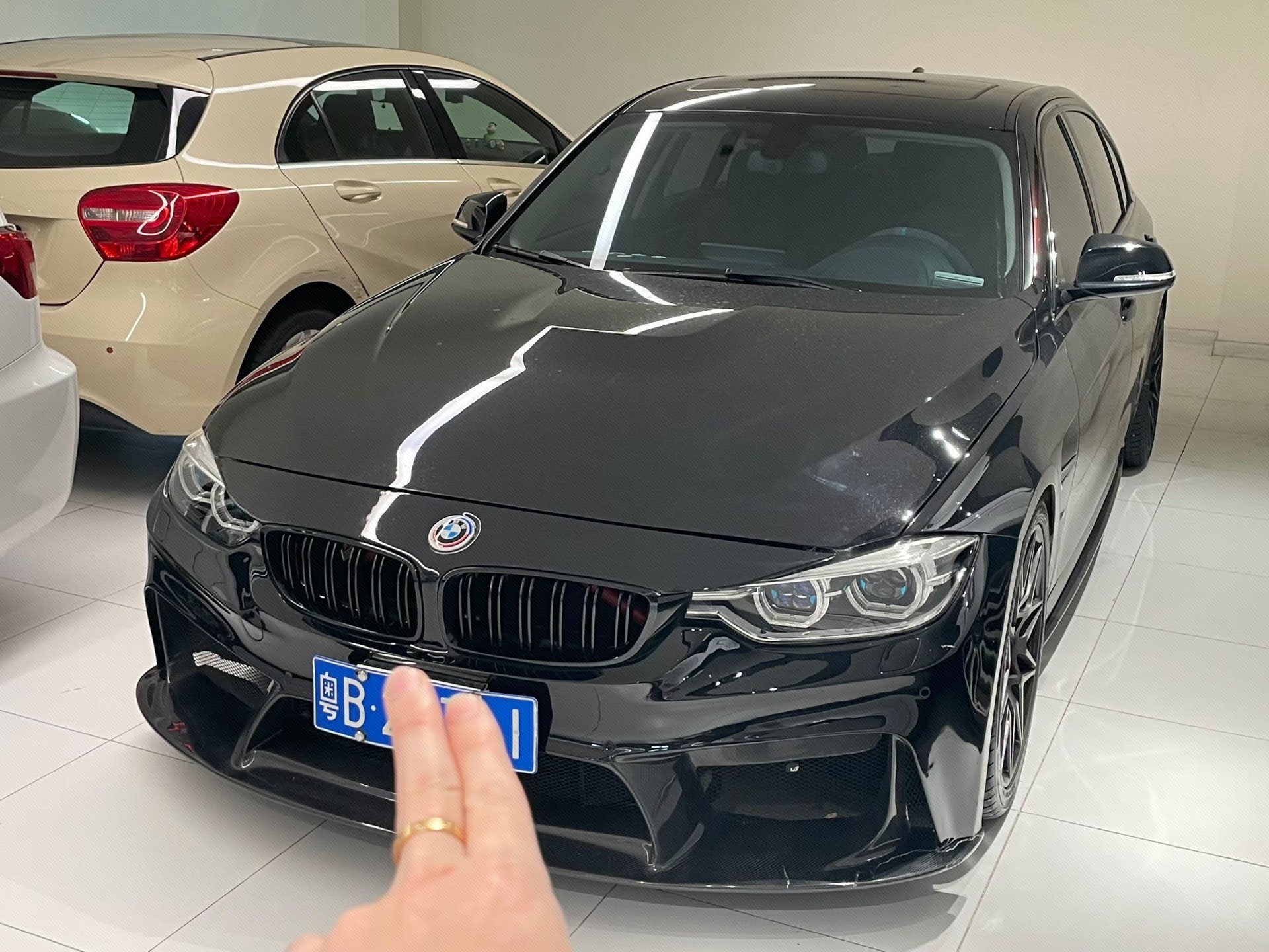BMW 3 Series 2019 car image 