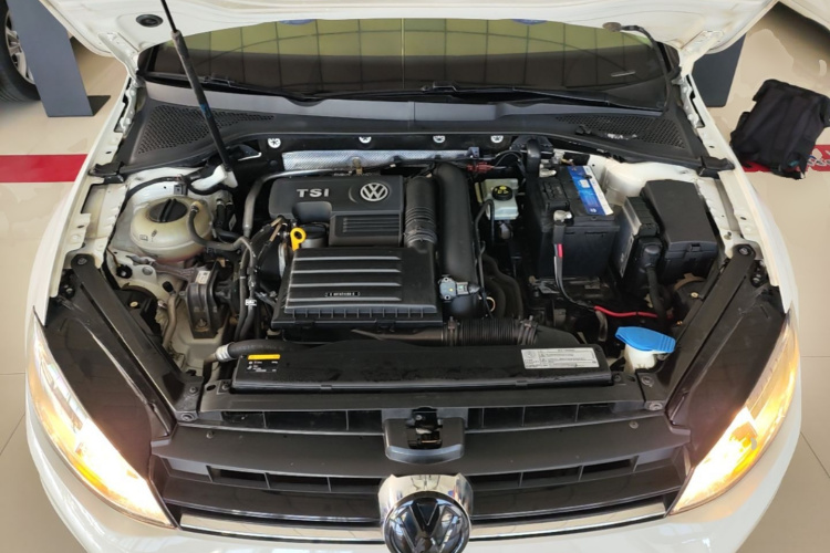 Volkswagen Golf 2017 car image #20