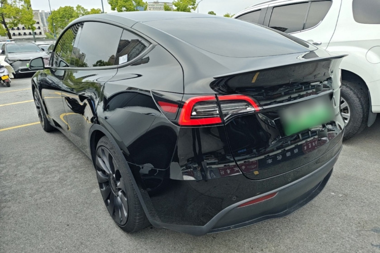Tesla Model Y 2023 #5 Tesla Model Y 2023 immagine di auto #5