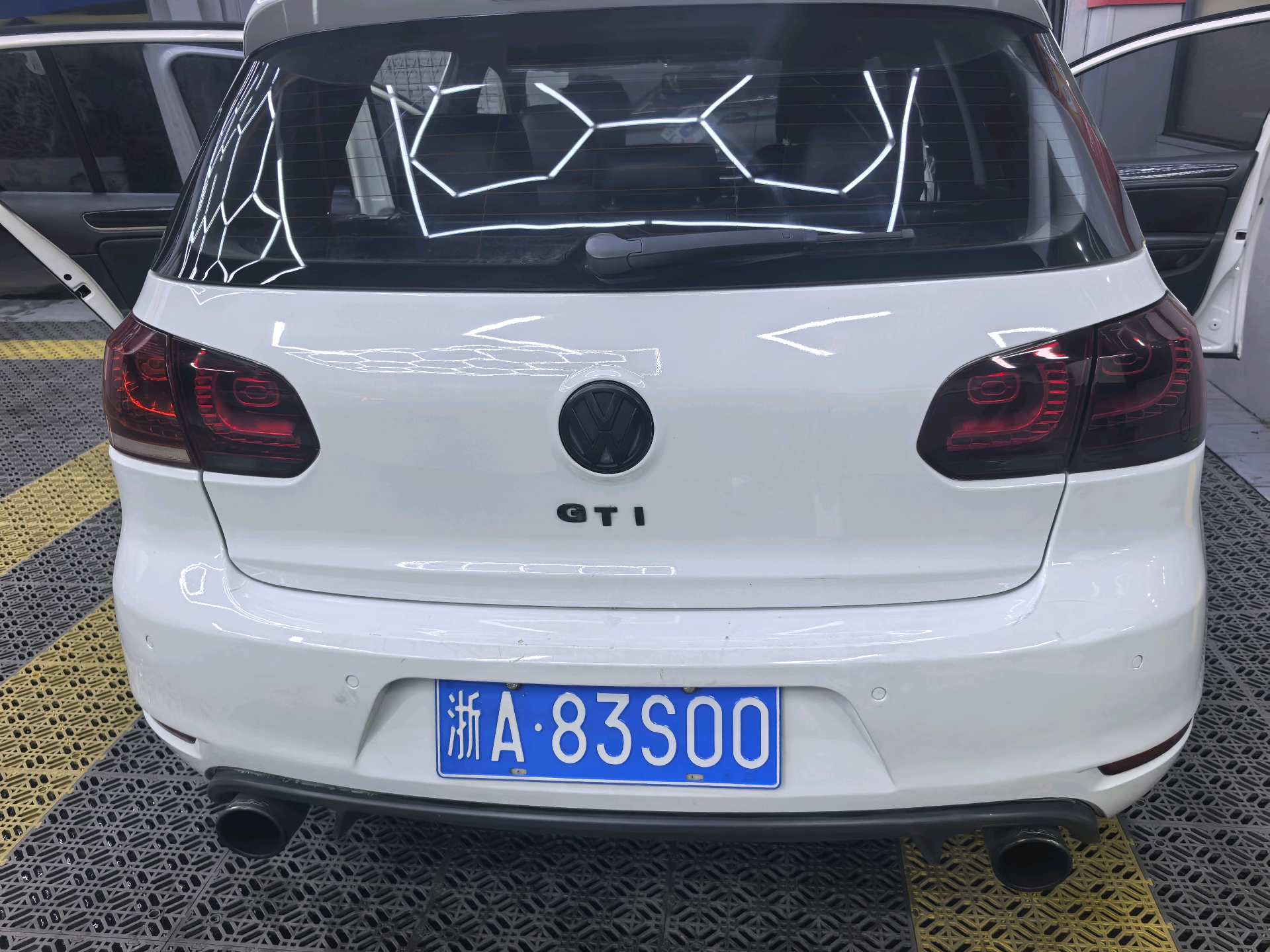 Volkswagen GolfGTI 2012 immagine di auto #2