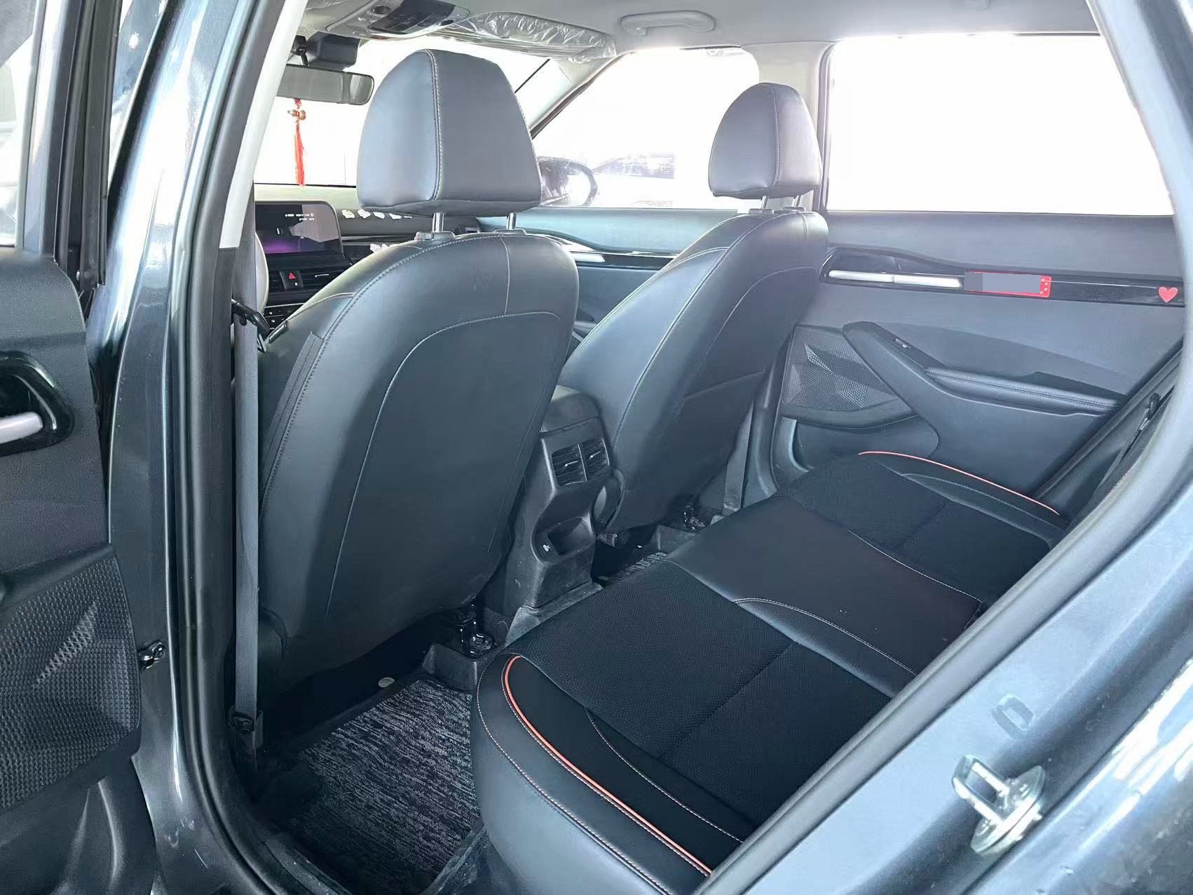 Kia Seltos 2023 car image #8
