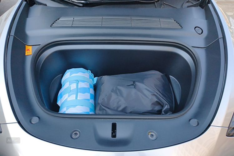 Tesla Model Y 2024 car image #22