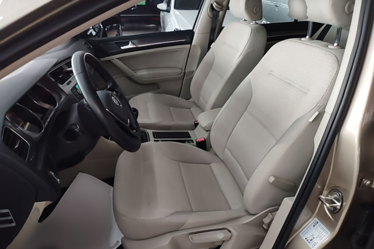 Volkswagen Golf 2015 car image #15