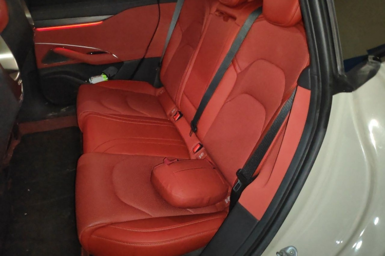 MI SU7 2024 car image #14